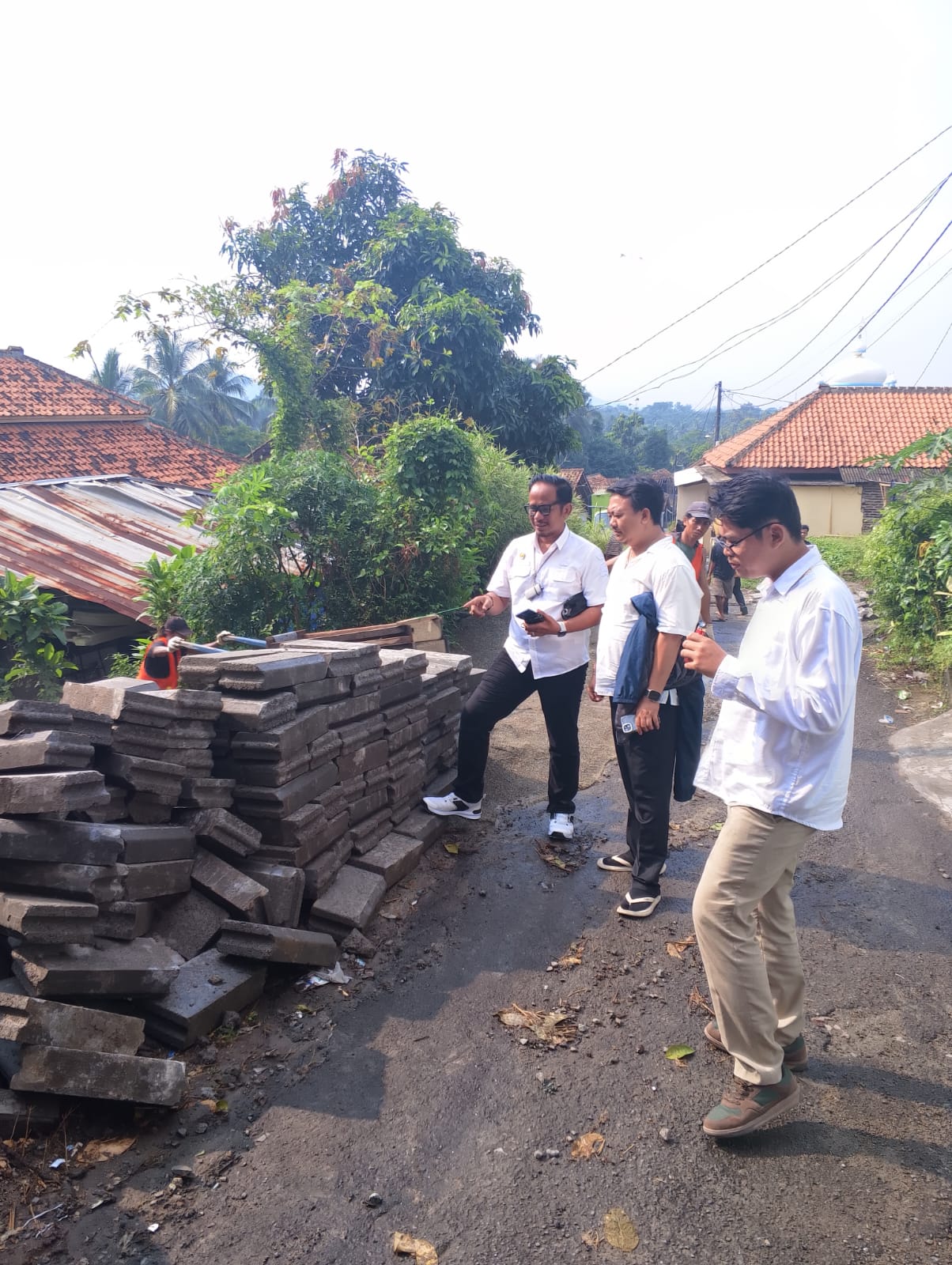 Monitoring Pembangunan jalan Lingkungan, (6 Mei 2026)