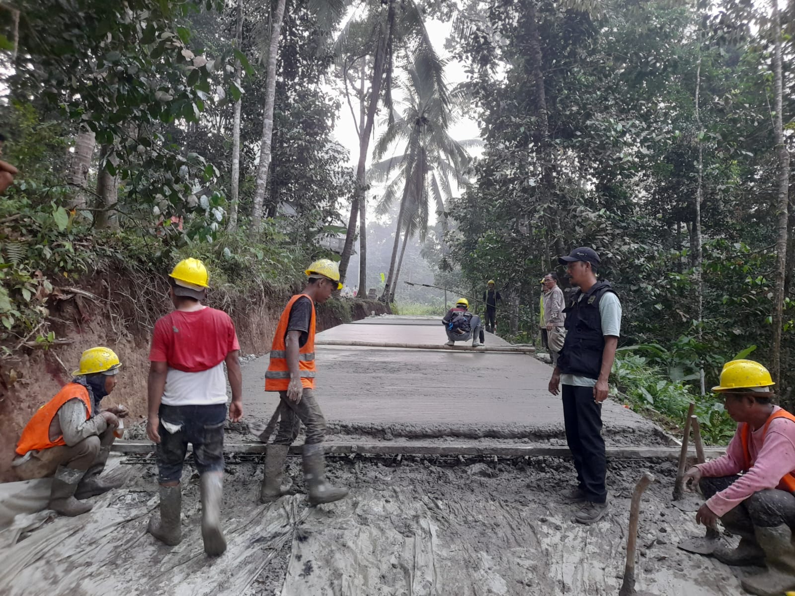 Monitoring pembangunan betonisasi jalan, (19 Juni 2026)