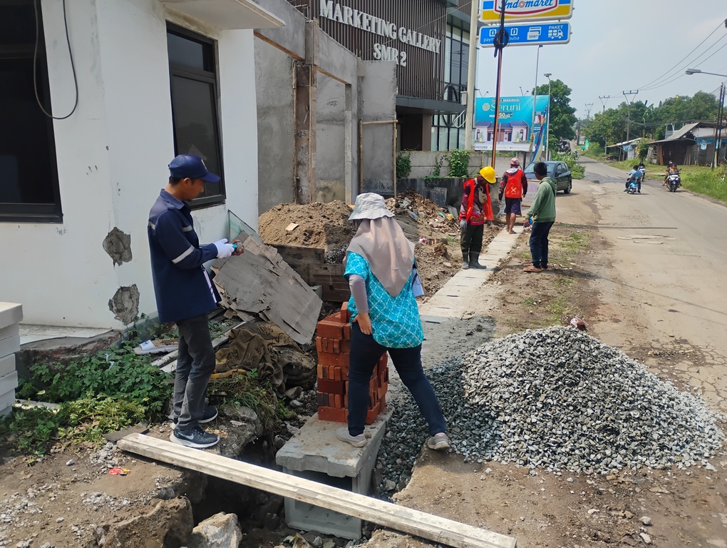 Dinas PUPR Kota Serang melakukan Uji Hammer Test di Link. Sepang , Kec. Taktakan. (16 Oktober 2025)
