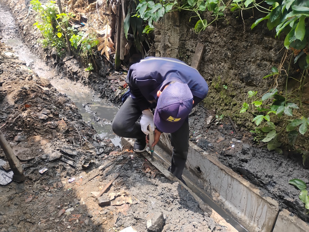 Dinas PUPR Kota Serang melakukan Uji Hammer Test di Link. Rancateles , Kel. Drangong. (16 Oktober 2025)