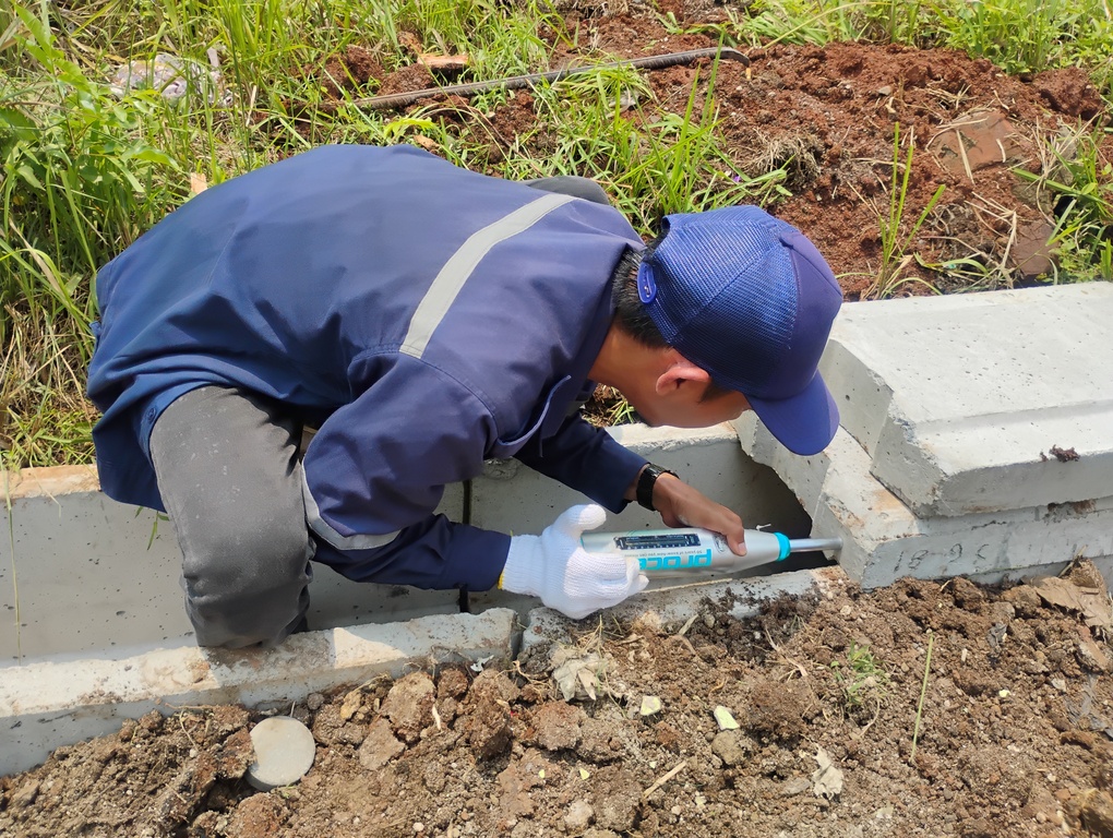 Dinas PUPR Kota Serang melakukan Uji Hammer Test di Link Kp Kemeranggen. (17 Oktober 2025)