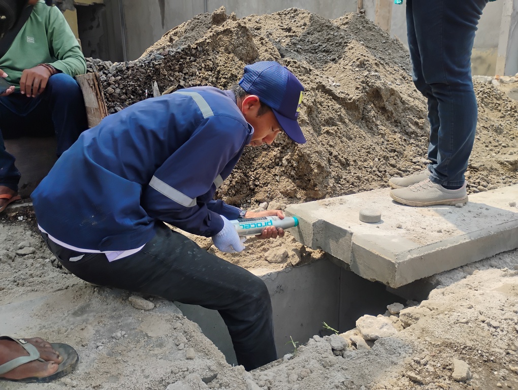 Dinas PUPR Kota Serang melakukan Uji Hammer Test di Link. Sepang , Kec. Taktakan. (16 Oktober 2025)