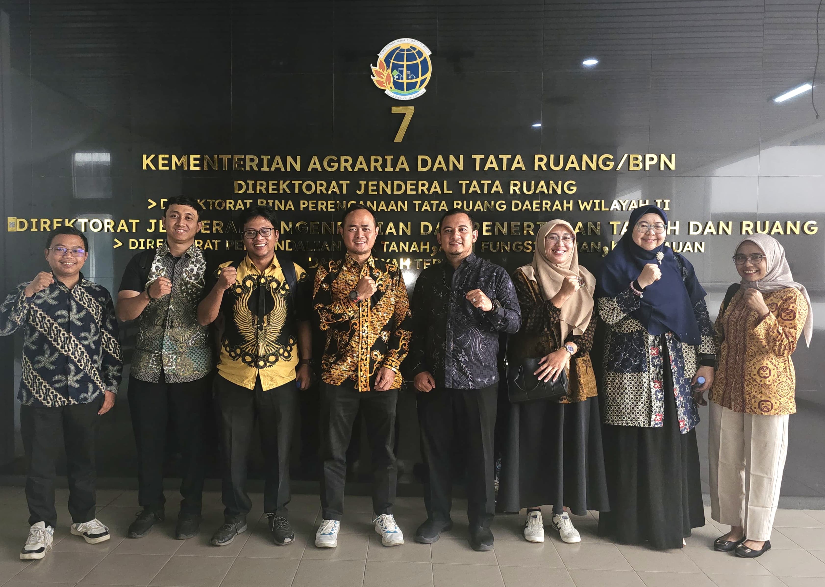Rapat koordinasi dan konsultasi revisi Rencana Tata Ruang Wilayah (RTRW) dengan Kementerian ATR/BPN. (03 Juli 2025)