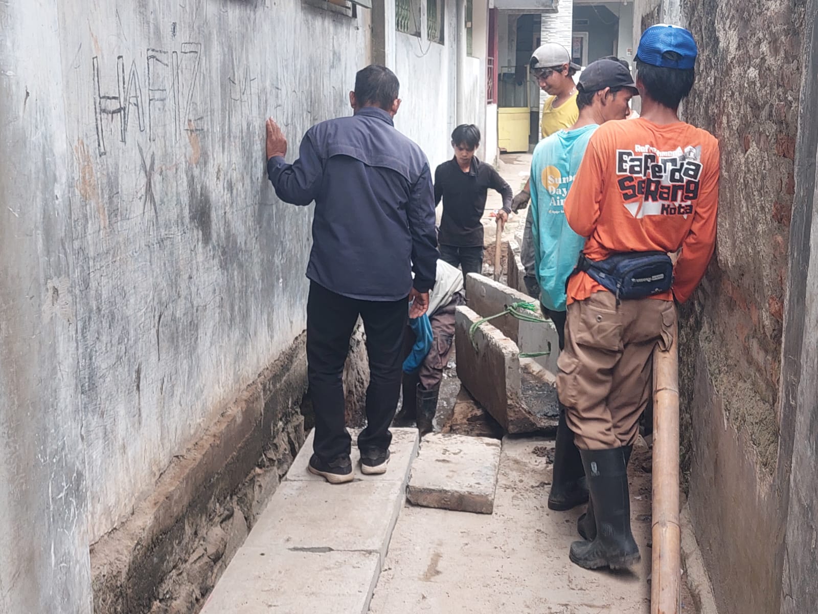 Dinas PUPR melakukan Pemeliharran drainase kp calung. (25 Juni 2026)