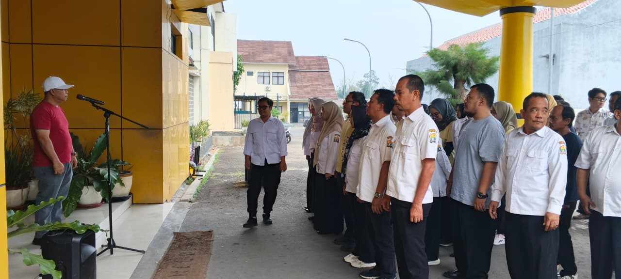 Dinas PUPR Kota Serang melaksanakan Apel rutin di lingkungan kantor. (22 Juli 2026)
