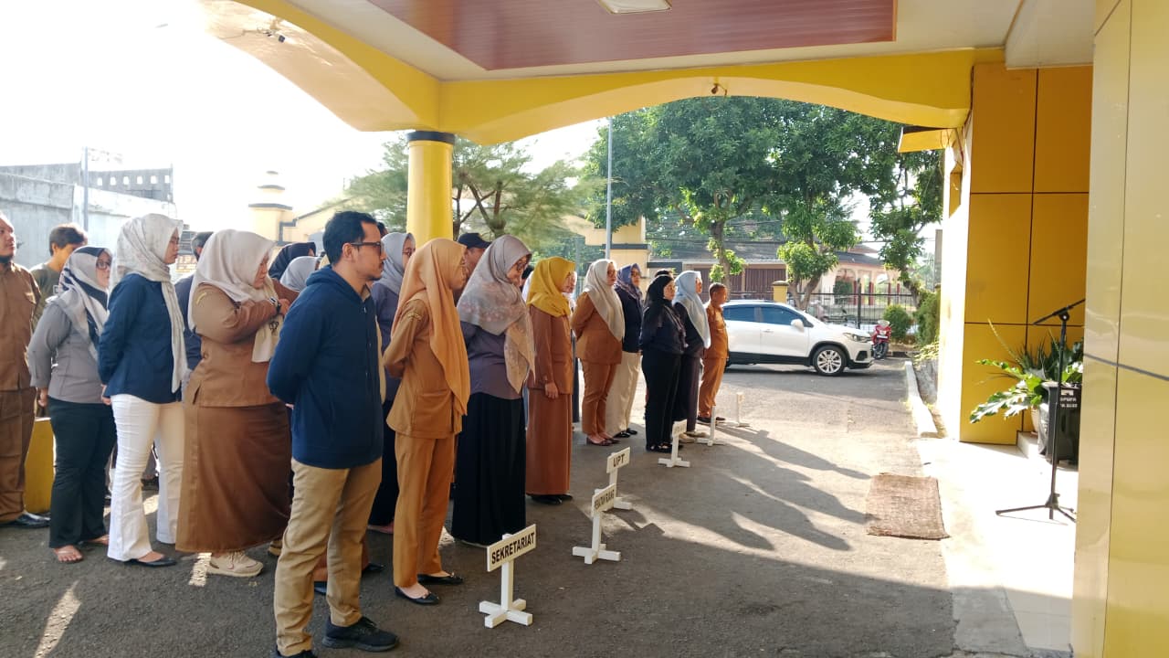 Dinas PUPR Kota Serang melaksanakan apel pagi di Lingkungan Kantor. (28 Juli 2026)