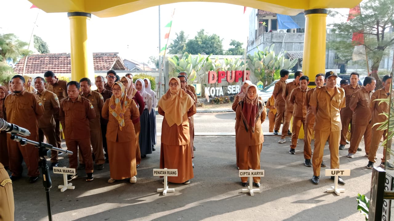 Dinas PUPR melaksanakan apel rutin di di lingkungan kantor. (3 Agustus 2026)