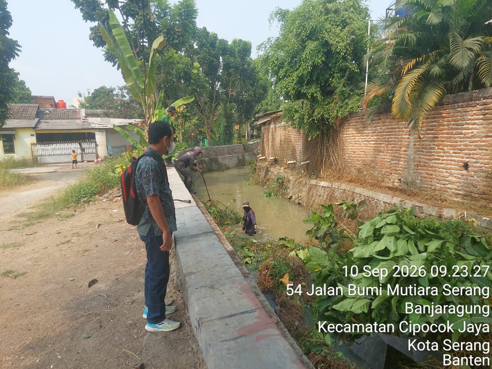 Dinas PUPR Kota Serang melakukan Pemeliharaan kali Parung Untirta. (10 September 2026)