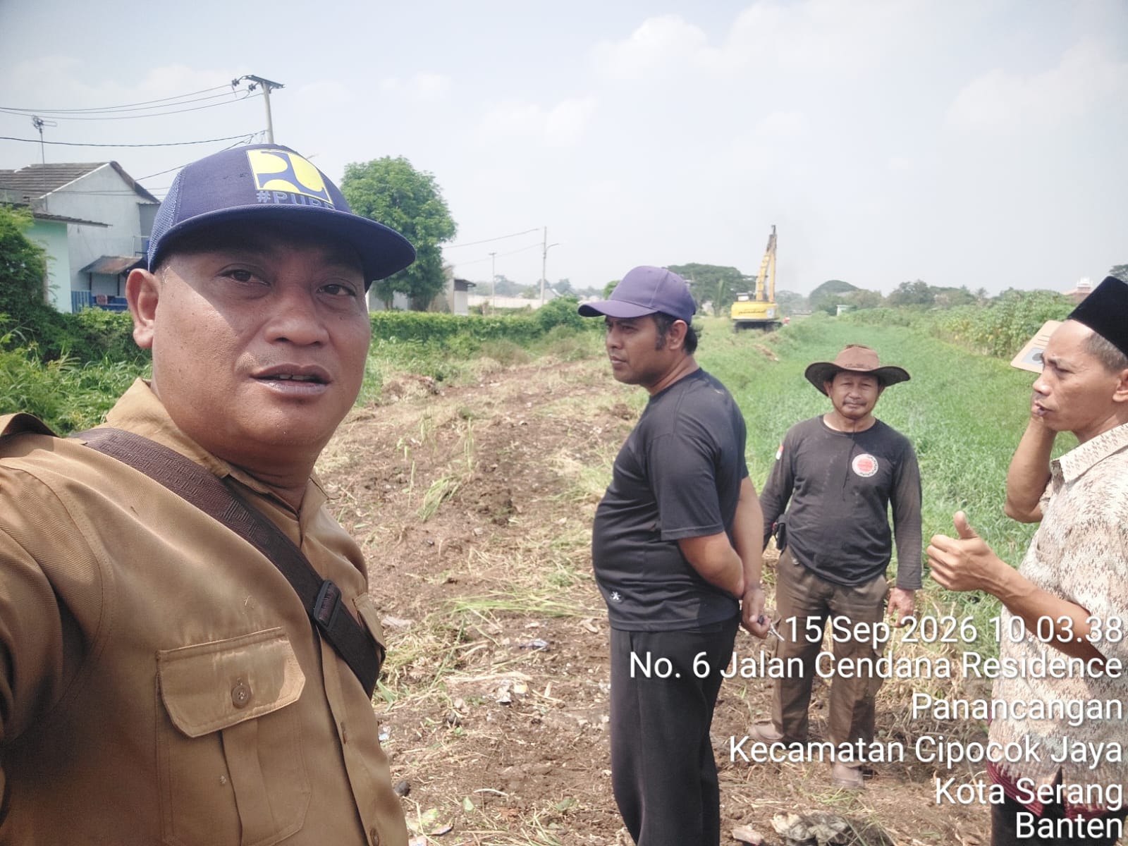 Dinas PUPR melakukan normalisasi kali parung, Penancangan. (14 September 2026 )