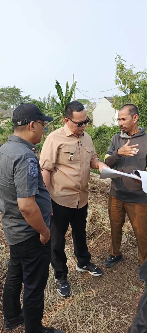 Dinas PUPR mendampingi Walikota serang pada kegiatan normalisasi di Kali Parung. (15 September 2026)