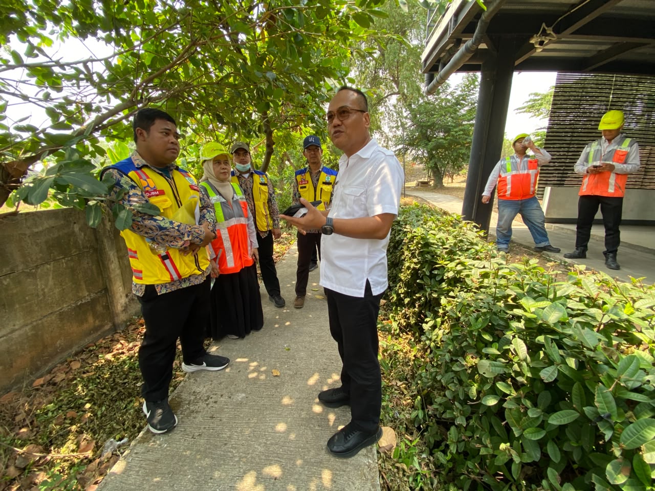 Dinas PUPR menerima Kunjungan Lapangan Akses jalan Armada ke kantor Kemenag dengan JBH-KemenPU dan MMS Astra infraroad. (7 Oktober 2026)
